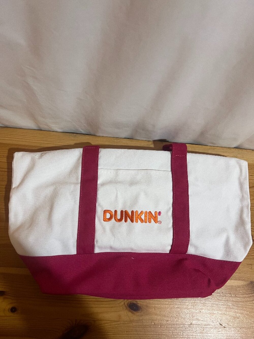 Dunkin’ Pink & White Tote Bag With Outside Drink Pocket LE 2026 Brand New